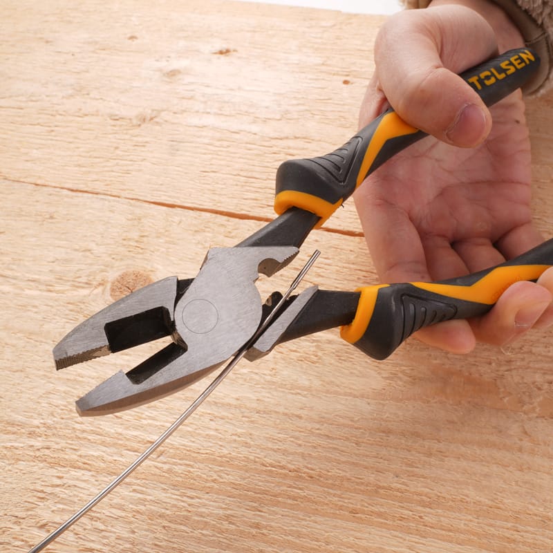 HIGH LEVERAGE LINEMAN’S PLIERS WITH FISH TAPE PULLER AND CRIMPER (INDUSTRIAL) thumbnail 6